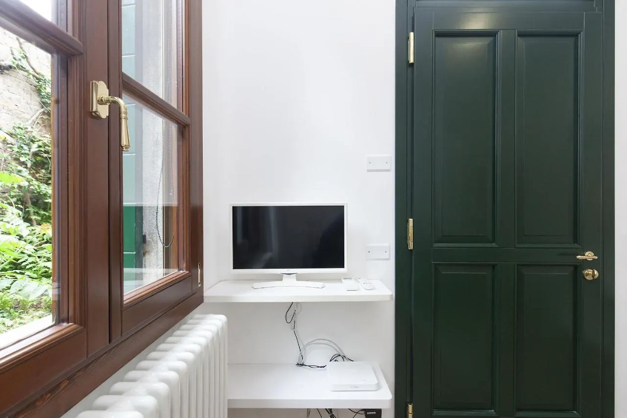 Apartamento Residence Santa Marta By Halldis Venecia Italia
